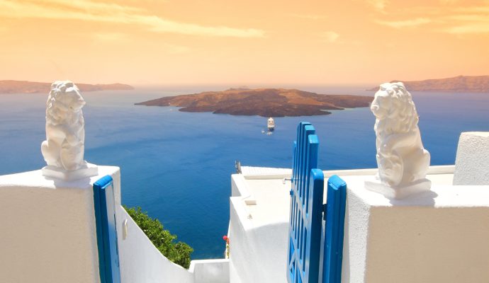 Gate to the sea - Santorini island 3